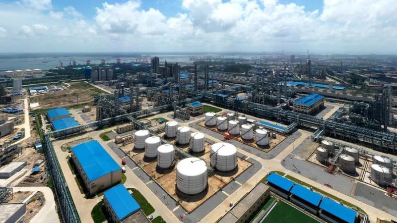 大宗化工原料价格波动背后的逻辑与市场推手